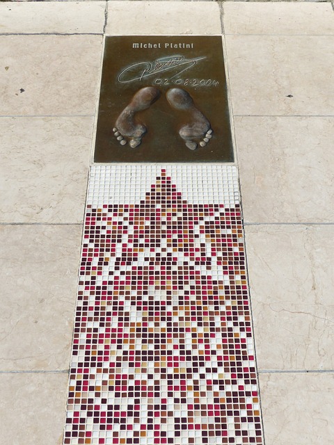 和热情是维 和热情是维